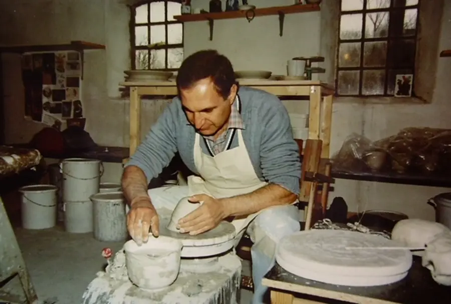 The Peter Jaff Collection, a potter's journey collecting contemporary ceramics