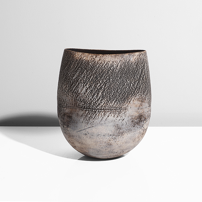 Ceramic artwork at Maak auction