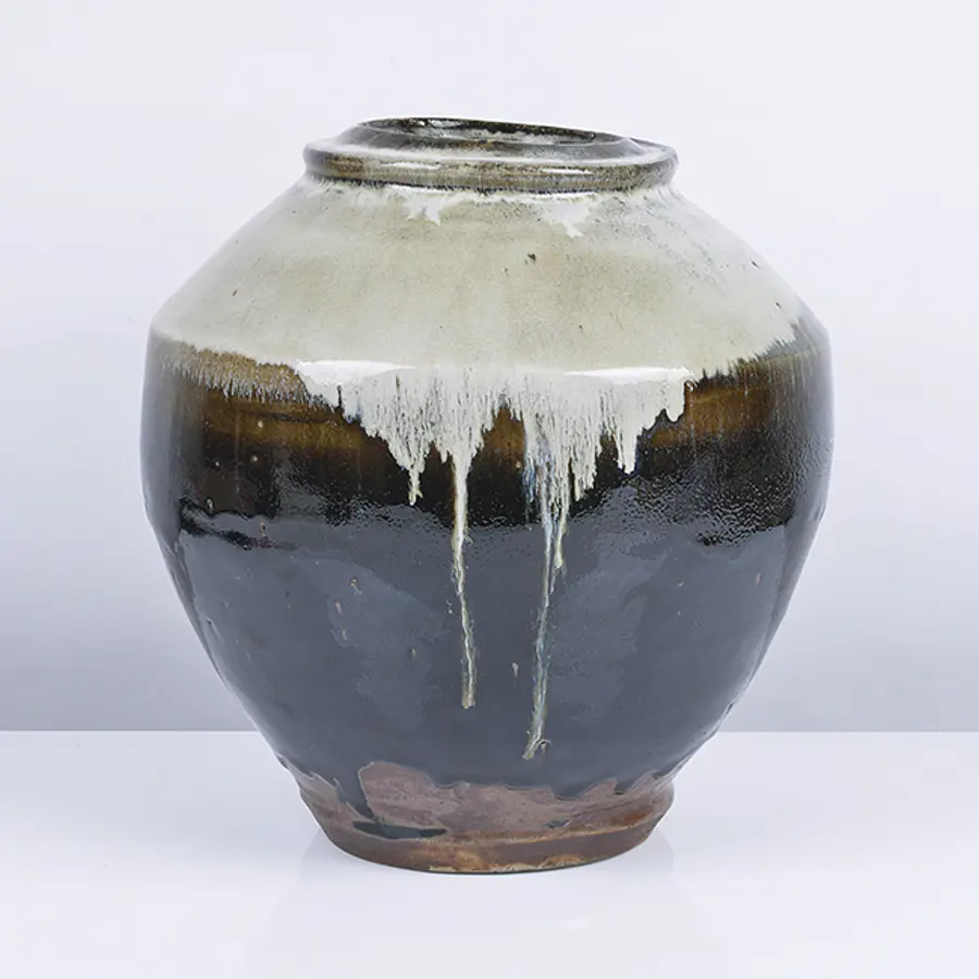 Japanese ceramics from an esteemed Parisian collection at Maak
