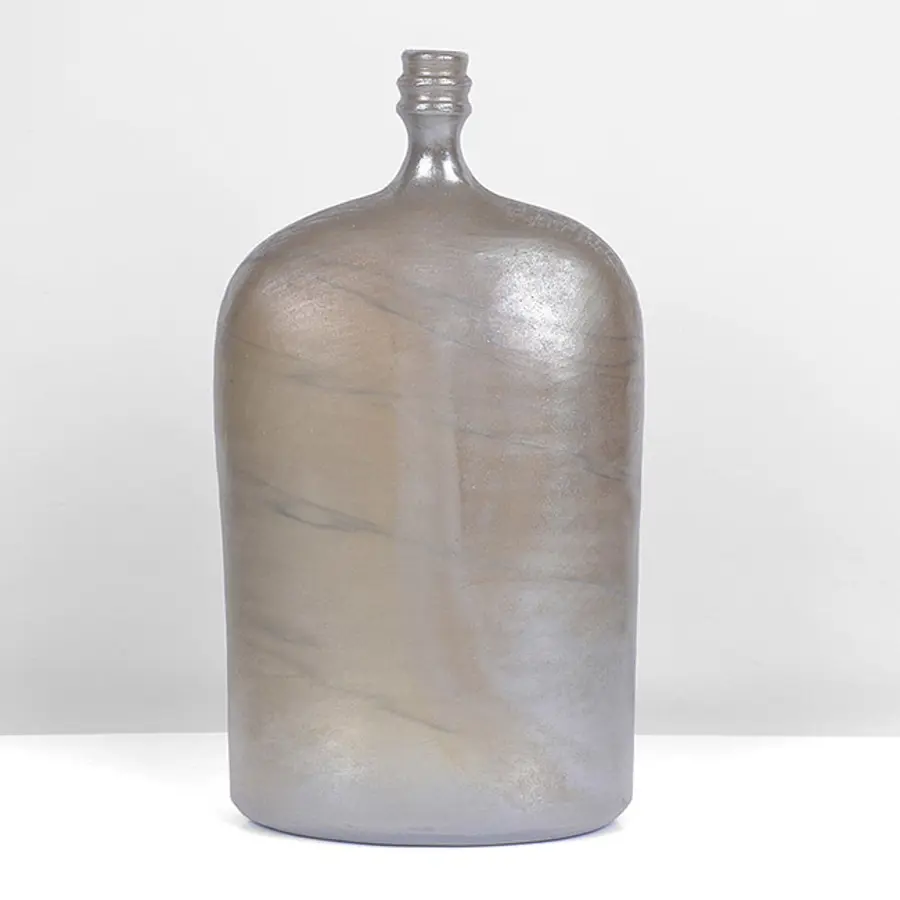 Artist profile of Joanna Constantinidis, a language of form